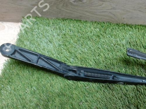 Used Front windshield wiper arm VW GOLF V (1K1) 1.9 TDI (105 hp) 29186984