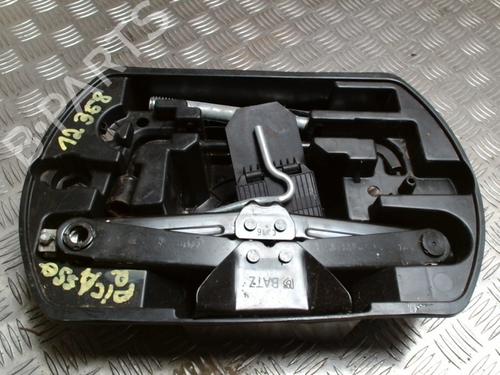 Used Jack Kit CITROËN C4 Picasso II 1.6 BlueHDi 120 (120 hp) 30406105