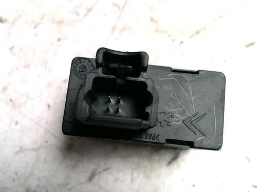 Mando elevalunas trasera derecho PEUGEOT 307 (3A/C) 2.0 HDi 110 (107 hp) 31228480