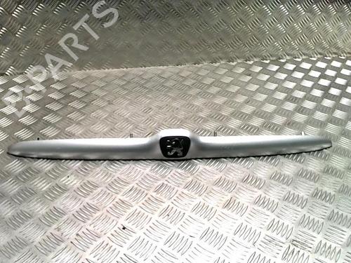 Used Tailgate trim PEUGEOT 206 Hatchback (2A/C) 1.6 16V (109 hp) 32519786