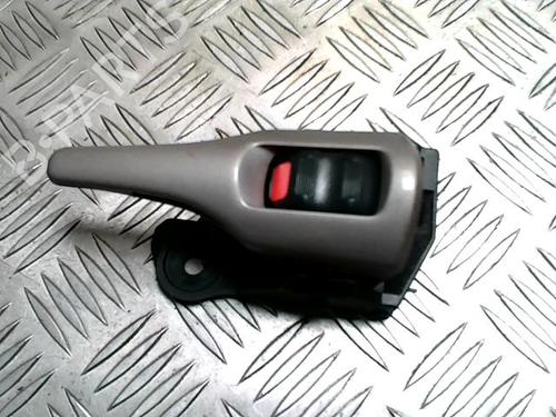 Højre fortil invendig håndtag Højre fortil invendig håndtag TOYOTA URBAN CRUISER (_P1_) 1.4 D-4D 4WD (NLP115_, NLP115R) (90 hp) 33872047 33872047