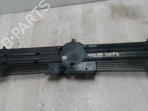 Used Grille VW GOLF IV (1J1) 1.4 16V (75 hp) 25427345