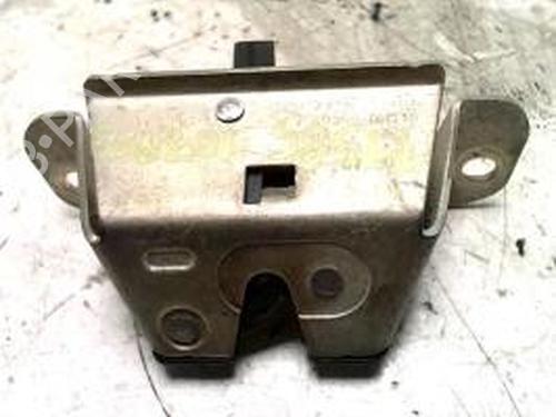 Used Tailgate lock PEUGEOT 107 (PM_, PN_) 1.0 (68 hp) 27153944