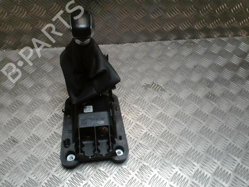 Used Gear lever PEUGEOT 208 I (CA_, CC_) 1.6 HDi (92 hp) 31228240