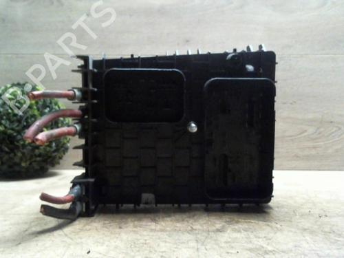 Used Fuse box VW GOLF V (1K1) 1.9 TDI (105 hp) 31233507