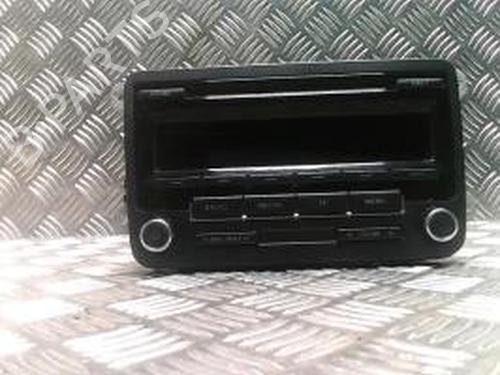Used Radio VW TOURAN (1T3) 1.6 TDI (105 hp) 26380677