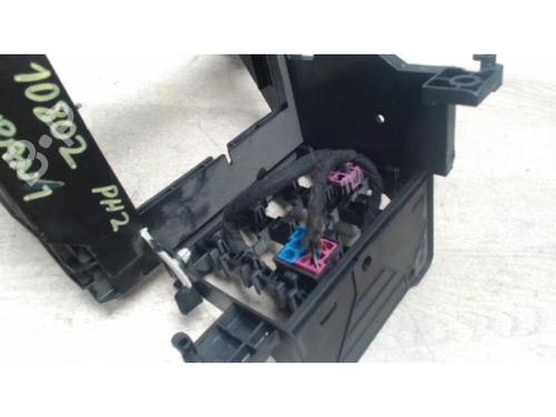 Sikringsdåse VW TOURAN (1T1, 1T2) 2.0 TDI | BP25421662E1 
