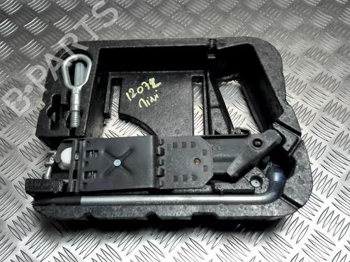 Used Jack Kit MINI MINI (R50, R53) Cooper (116 hp) 25431313