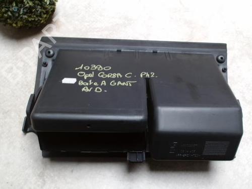 Used Glove box OPEL CORSA C (X01) 1.3 CDTI (F08, F68) (70 hp) 31227692