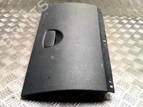 Used Glove box RENAULT CLIO II (BB_, CB_) 1.4 16V (B/CB0P, BB13) (98 hp) 30475151