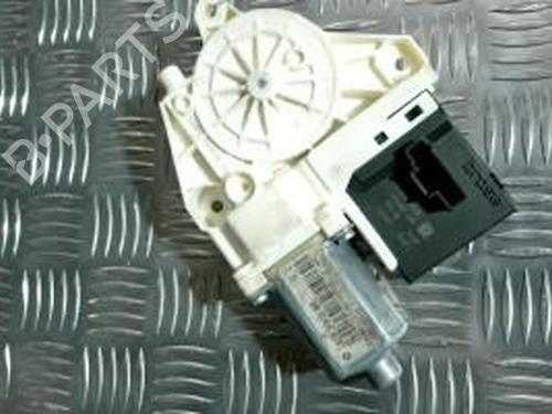 Rudehejsemotor bagstkærm højre RENAULT MEGANE III Hatchback (BZ0/1_, B3_) 1.5 dCi (BZ09, BZ0D, BZ1W, BZ29, BZ14) (110 hp) 25774608