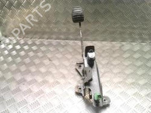 Used Clutch pedal RENAULT CAPTUR I (J5_, H5_) 1.5 dCi 90 (J5N4, J5M5, J5MW, J5M6, J5AL, J5AJ) (90 hp) 26374321