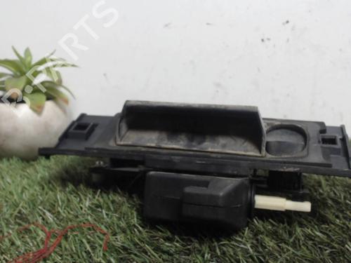 Udvendigt håndtag PEUGEOT 206 Hatchback (2A/C) 1.4 i (75 hp) 25393624