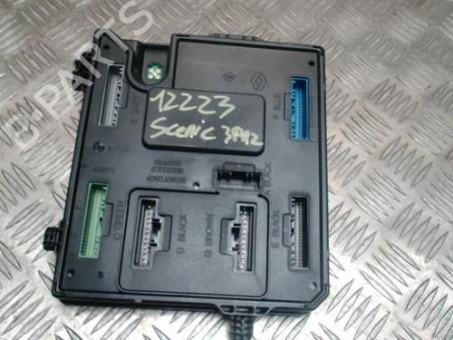 Used Fuse box RENAULT GRAND SCÉNIC III (JZ0/1_) 1.6 dCi (JZ00, JZ12) (130 hp) 30532476