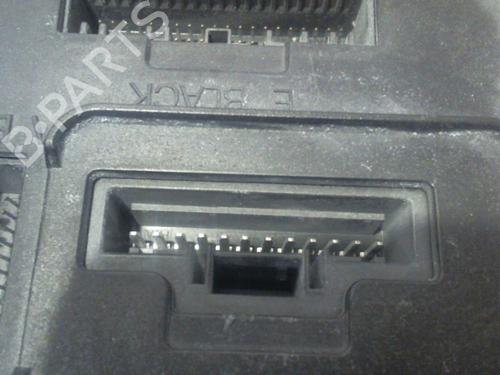 Used Fuse box RENAULT SCÉNIC III (JZ0/1_) 1.6 dCi (JZ00, JZ12) (130 hp) 25415052