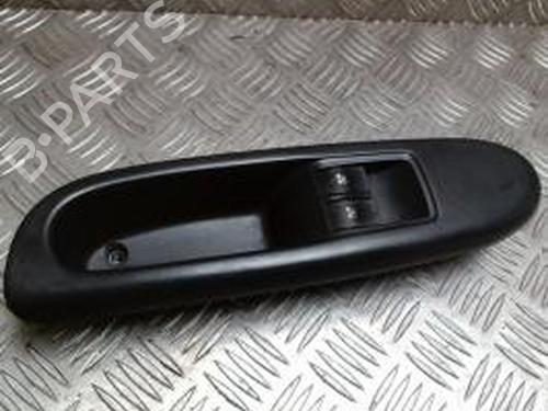 Used Left front window switch RENAULT CLIO II (BB_, CB_) 1.2 (BB0A, BB0F, BB10, BB1K, BB28, BB2D, BB2H, CB0A,... (58 hp) 30765466