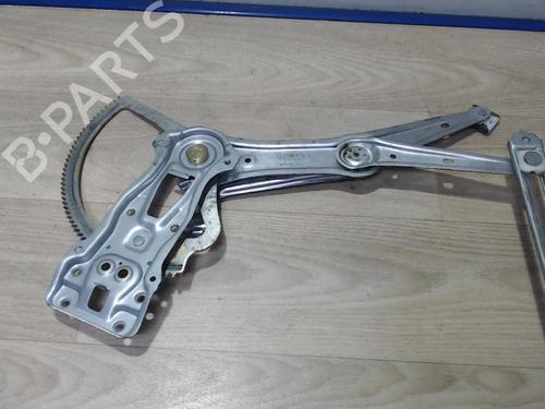 rudehejsemekanisme-hjre-foran-mercedes-benz-m-class-w163-1998-1999-2000-2001-2002-2003-2004-2005-25387142 main image