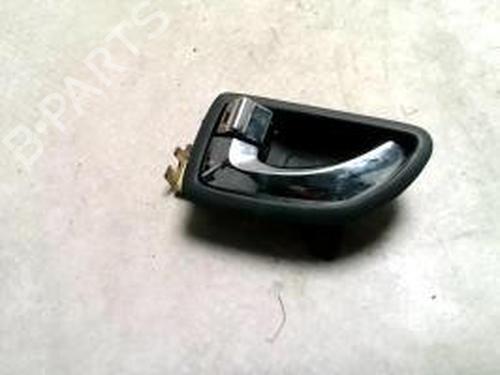 Used Front left interior door handle KIA SORENTO I (JC) 2.5 CRDi 4WD (140 hp) 26679280