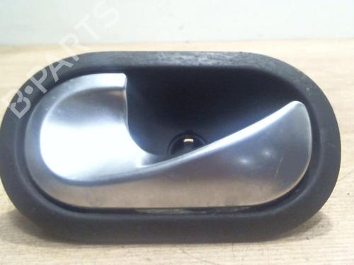 Used Front left interior door handle RENAULT GRAND SCÉNIC II (JM0/1_) 1.6 (112 hp) 25408268