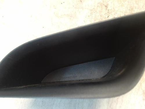 Używane Uchwyt na kubki / Przedmioty TOYOTA YARIS (_P13_) 1.4 D (NLP130_, NLP130) (90 hp) 27670462