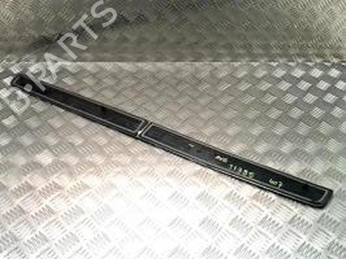 Used Front right wheel arch trim PEUGEOT 407 Coupe (6C_) 2.2 16V (163 hp) 25429928