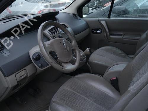 Fuse box RENAULT GRAND SCÉNIC II (JM0/1_) 1.9 dCi (JM0G, JM12, JM1G, JM2C) | BP26926399E1