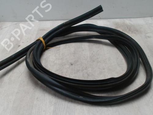 Used Rubber door seal RENAULT KANGOO Express (FW0/1_) 1.5 dCi 85 (FW0K, FW0L, FW0B) (86 hp) 31230634