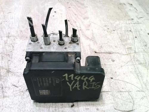 Used ABS pump TOYOTA YARIS (_P13_) 1.4 D (NLP130_, NLP130) (90 hp) 27557775