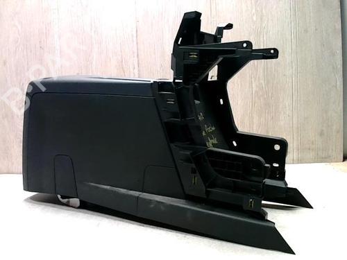 Midtkonsoll PEUGEOT 5008 (0U_, 0E_) 2.0 HDi (163 hp) 31229153