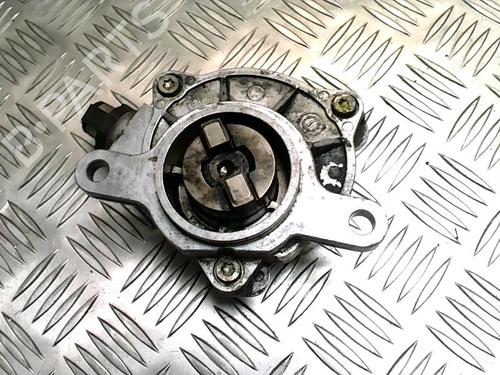 Used Vacuum pump RENAULT TRAFIC II Van (FL) 2.5 dCi 135 (FL0D) (135 hp) 25706524