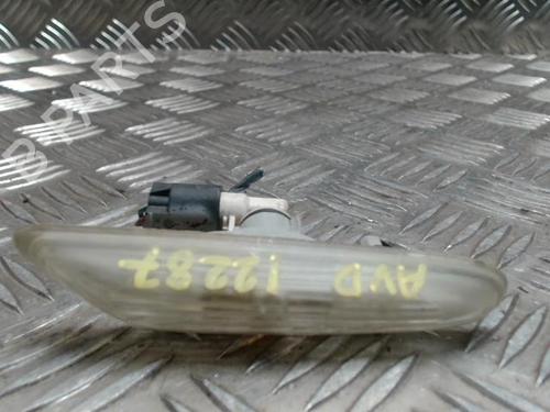 Pisca lateral direito BMW 1 (E81) 118 i (143 hp) 31235269