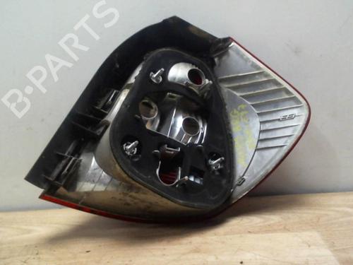 Farolim esquerdo BMW 1 (E87) 120 d (163 hp) 31222176