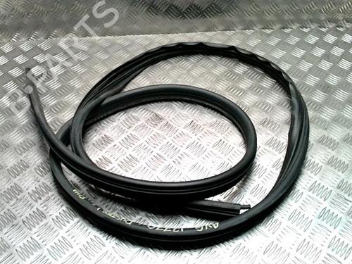 Used Rubber door seal Rubber door seal DACIA DUSTER (HS_) 1.5 dCi (HSAJ) (90 hp) 36088923 36088923