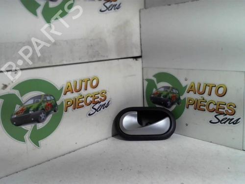 Venstre bak invendig håndtak RENAULT CLIO III (BR0/1, CR0/1) 1.5 dCi (C/BR0G, C/BR1G) (68 hp) 25415672