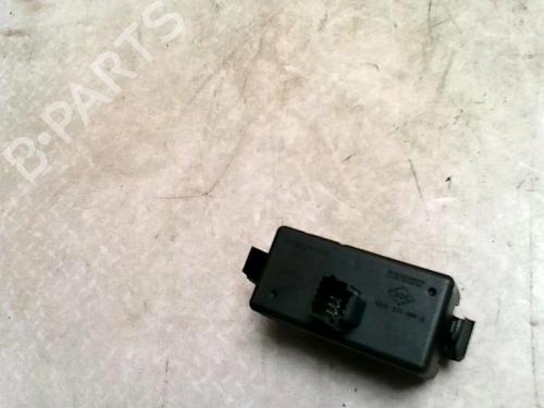 Used Warning switch RENAULT MODUS / GRAND MODUS (F/JP0_) 1.4 (JP01, JP0J) (98 hp) 31238199