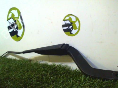 front-windshield-wiper-arm-citroen-saxo-s0-s1-1996-1997-1998-1999-2000-2001-2002-2003-2004-25395953 main image