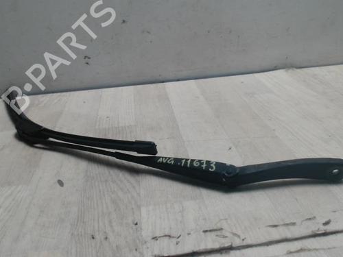 Used Front windshield wiper arm DACIA SANDERO 1.4 MPI LPG (72 hp) 25426276