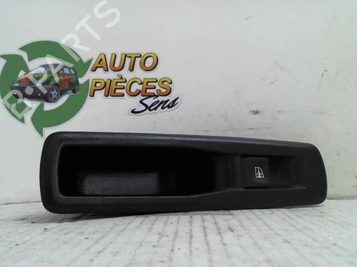 Used Switch RENAULT LAGUNA III (BT0/1) 1.5 dCi (BT00, BT0A, BT0T, BT1J) (110 hp) 25409936