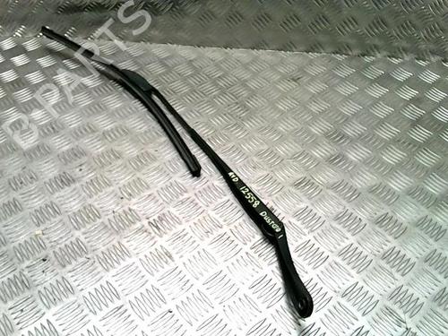 front-windshield-wiper-arm-dacia-duster-hs_-2010-2011-2012-2013-2014-2015-2016-2017-2018-32349989 main image