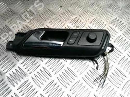 Used Front left interior door handle VW POLO (9N_, 9A_) 1.2 12V (64 hp) 25841178