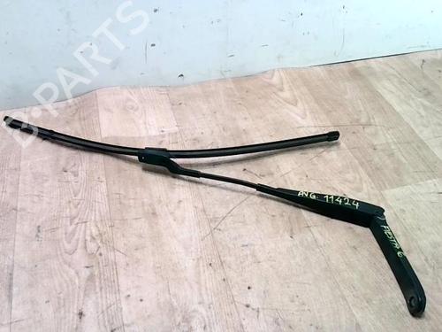 Used Front windshield wiper arm FORD FIESTA VI (CB1, CCN) 1.25 (82 hp) 27730945