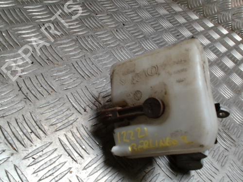 Used Brake master cylinder Brake master cylinder CITROËN BERLINGO Box Body/MPV (B9) 1.6 BlueHDi 100 (99 hp) 36296360 36296360