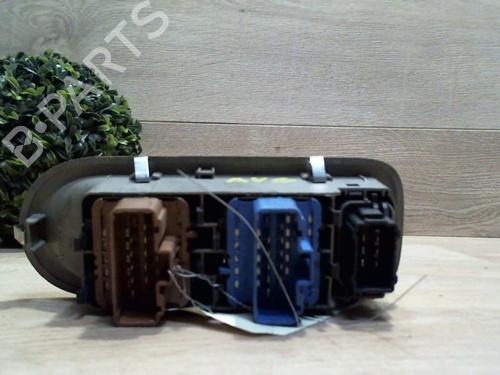 Used Switch RENAULT CLIO III (BR0/1, CR0/1) 1.5 dCi (BR17, CR17) (86 hp) 31229616