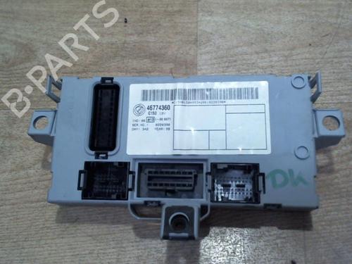 Used Fuse box FIAT PUNTO (188_) 1.2 60 (188.030, .050, .130, .150, .230, .250) (60 hp) 25385986