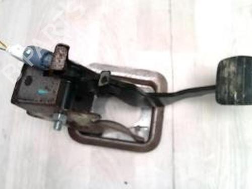 Used Break pedal RENAULT TWINGO II (CN0_) 1.2 16V (CN04, CN0B) (75 hp) 25423772
