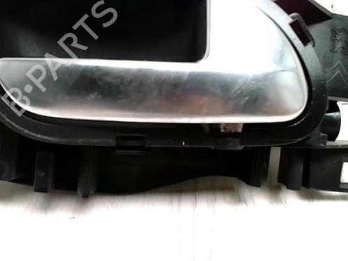 Højre fortil invendig håndtag PEUGEOT 208 I (CA_, CC_) 1.2 VTI 82 (82 hp) 28361299