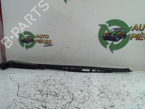 Used Rear windshield wiper arm PEUGEOT 106 I (1A, 1C) 1.0 (50 hp) 25400993