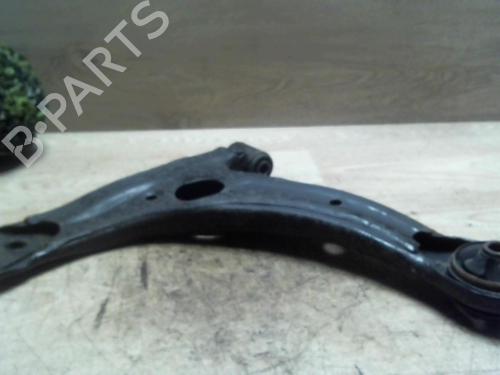 Used Right front suspension arm TOYOTA COROLLA Verso (ZER_, ZZE12_, R1_) 2.2 D-4D (AUR10_, AUR10R) (136 hp) 29221669