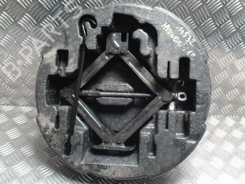 Used Jack Kit HYUNDAI i10 II (BA, IA) 1.0 (67 hp) 31236418