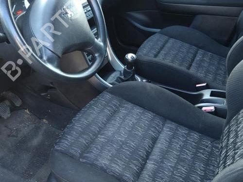 Fuse box PEUGEOT 307 (3A/C) 2.0 HDi 110 | BP29425544E1 